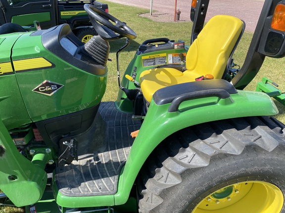 2023 John Deere 3046R Tractor Compact