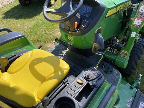 2023 John Deere 3046R Tractor Compact