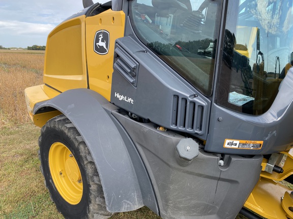 2020 John Deere 324L Compact Utility Loader