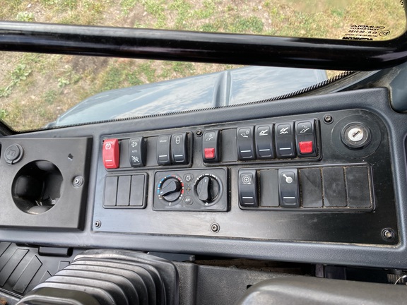 2020 John Deere 324L Compact Utility Loader