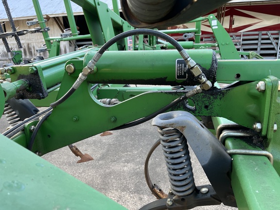 2005 John Deere 2210 Field Cultivator