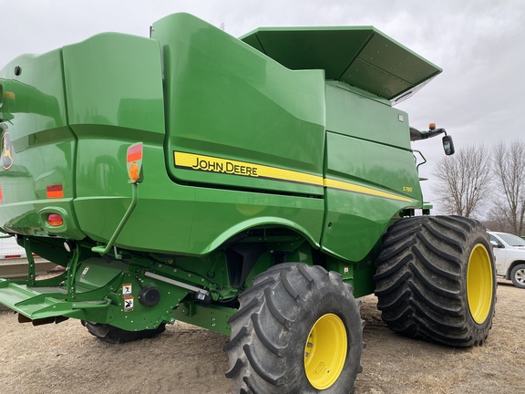 2019 John Deere S780 Combine