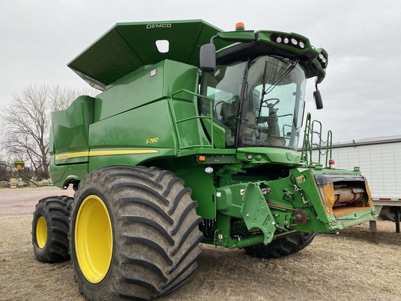 2019 John Deere S780 Combine