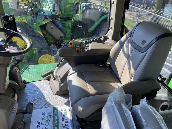 2024 John Deere 9RX 640 Tractor Rubber Track