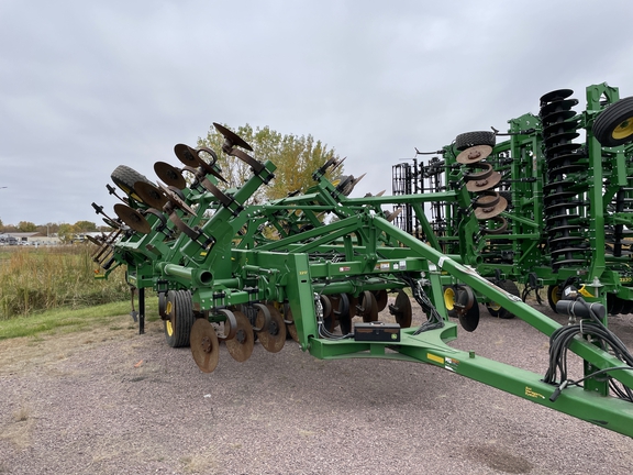 2017 John Deere 2730 Disk Ripper