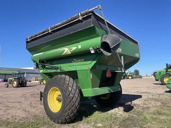 2016 Demco 650 Grain Cart