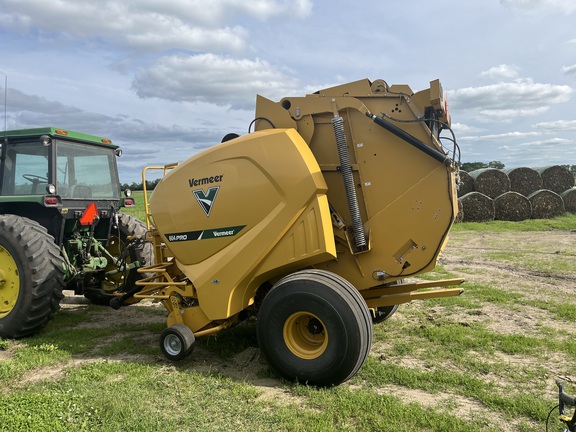 2018 Vermeer 604 Pro Baler/Round