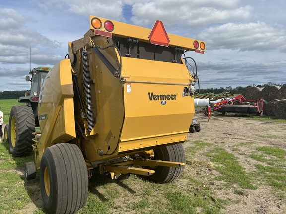 2018 Vermeer 604 Pro Baler/Round