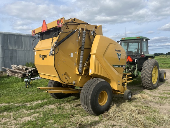 2018 Vermeer 604 Pro Baler/Round