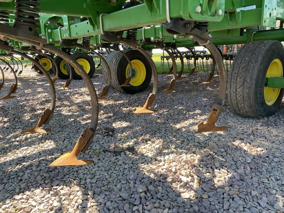 2018 John Deere 2230FH Field Cultivator