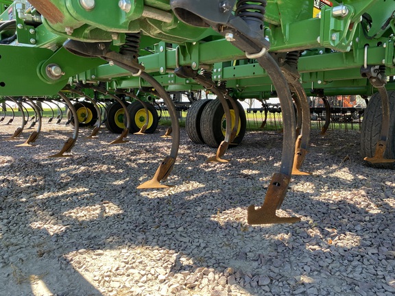 2018 John Deere 2230FH Field Cultivator