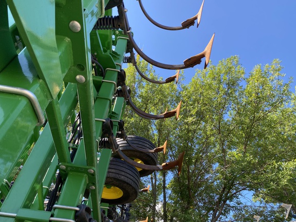 2018 John Deere 2230FH Field Cultivator