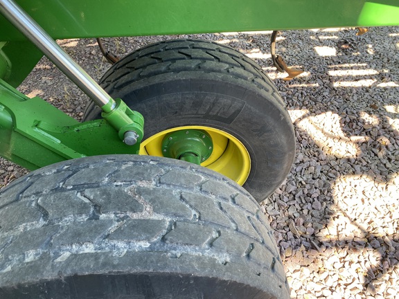 2018 John Deere 2230FH Field Cultivator