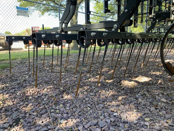 2018 John Deere 2230FH Field Cultivator