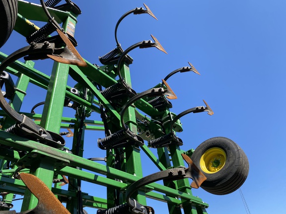 2018 John Deere 2230FH Field Cultivator