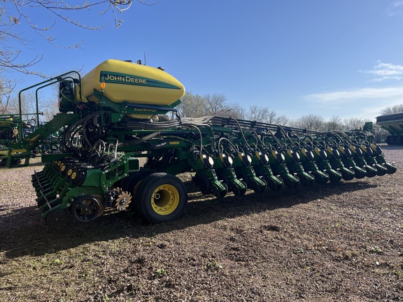 2019 John Deere DB60 Planter