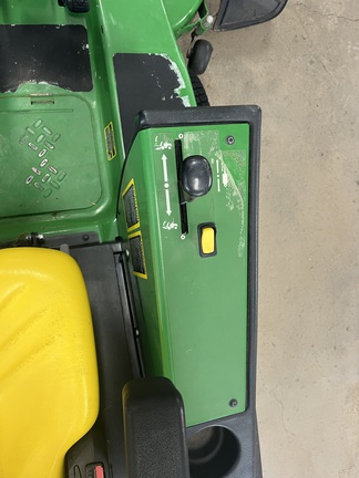 2022 John Deere 1550 Mower/Front Deck