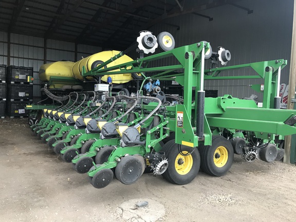 2013 John Deere DB60 Planter