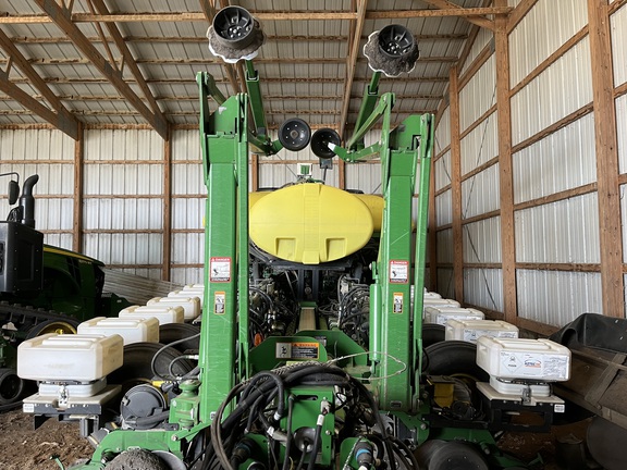 2014 John Deere 1770NT CCS Planter