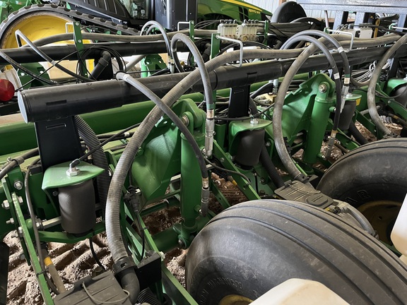 2014 John Deere 1770NT CCS Planter