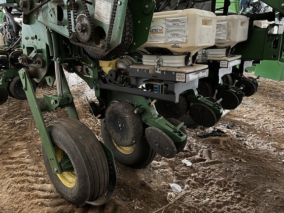 2014 John Deere 1770NT CCS Planter