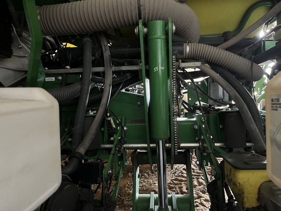 2014 John Deere 1770NT CCS Planter