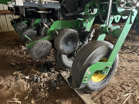 2014 John Deere 1770NT CCS Planter