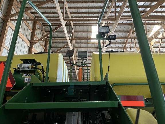 2014 John Deere 1770NT CCS Planter