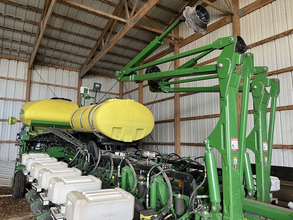 2014 John Deere 1770NT CCS Planter