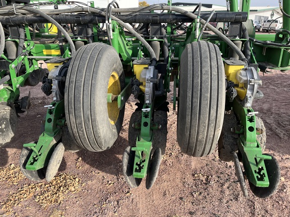 2014 John Deere 1770NT CCS Planter