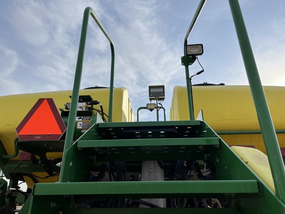 2014 John Deere 1770NT CCS Planter