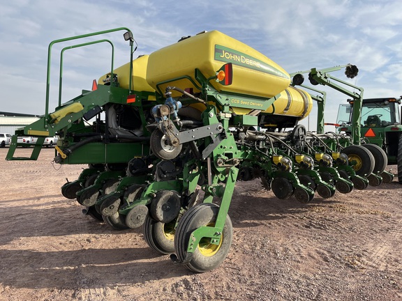 2014 John Deere 1770NT CCS Planter