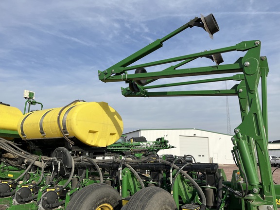 2014 John Deere 1770NT CCS Planter