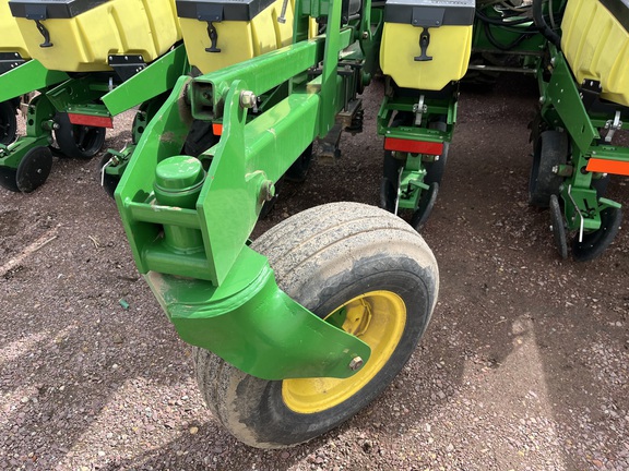 2014 John Deere 1720 Tree Planter