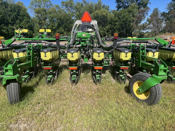 2014 John Deere 1720 Tree Planter