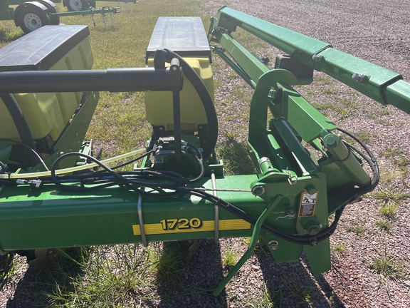 2014 John Deere 1720 Tree Planter