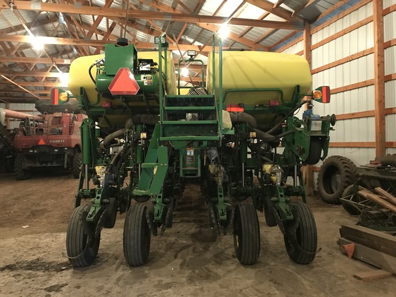 2011 John Deere 1770NT CCS Planter