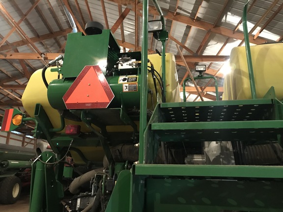 2011 John Deere 1770NT CCS Planter