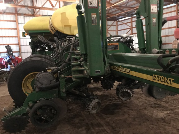 2011 John Deere 1770NT CCS Planter