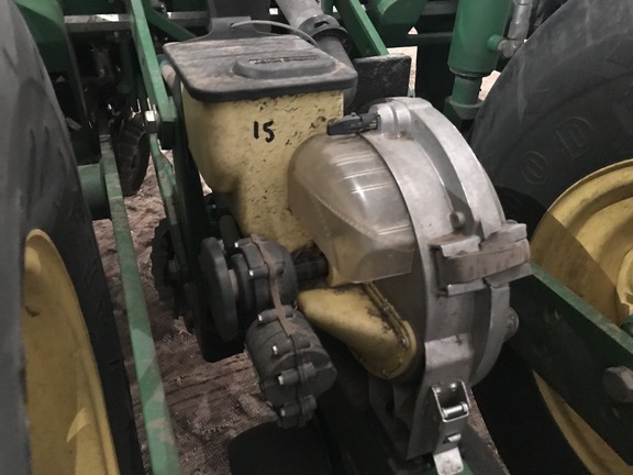 2011 John Deere 1770NT CCS Planter