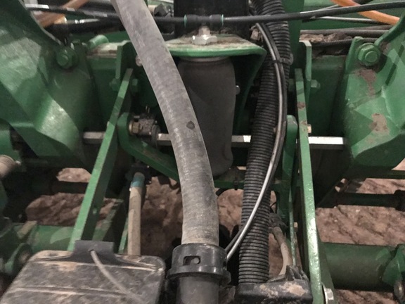 2011 John Deere 1770NT CCS Planter