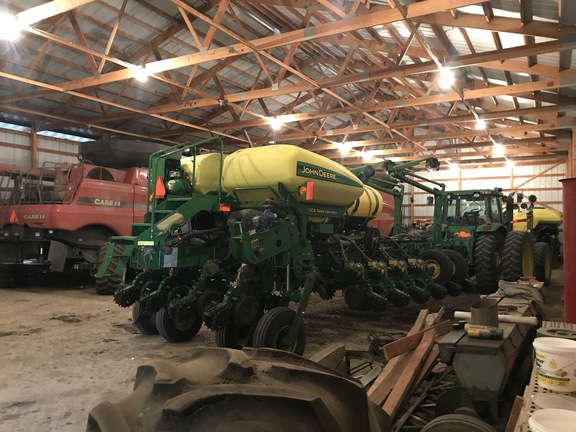 2011 John Deere 1770NT CCS Planter