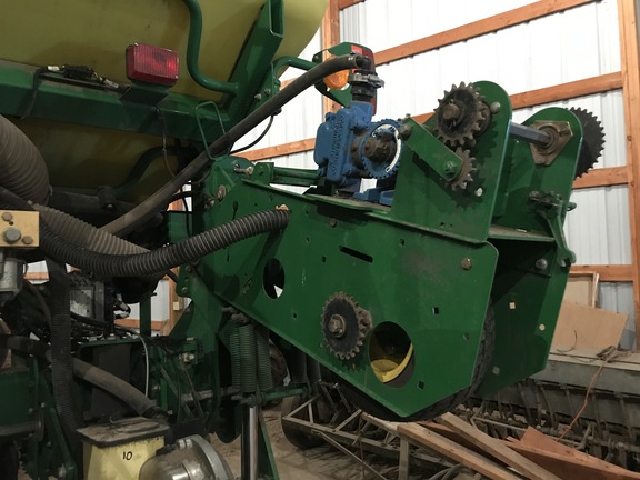 2011 John Deere 1770NT CCS Planter