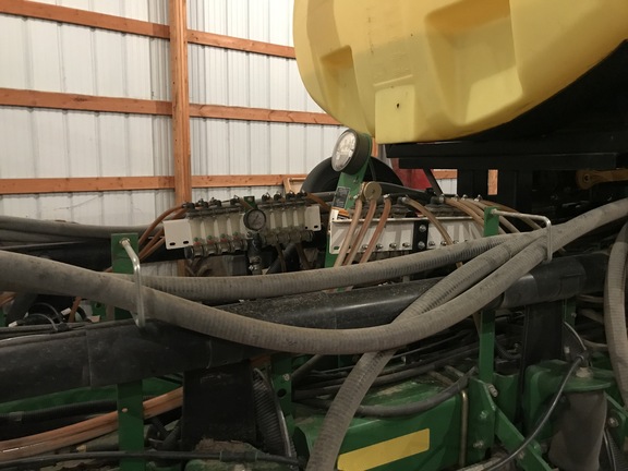 2011 John Deere 1770NT CCS Planter