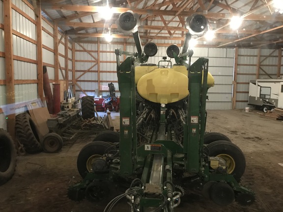 2011 John Deere 1770NT CCS Planter