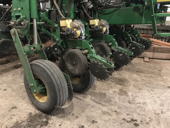 2011 John Deere 1770NT CCS Planter