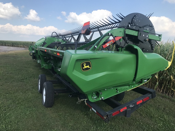 2024 John Deere RD40F Header Combine