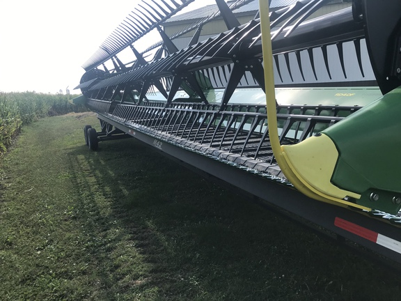 2024 John Deere RD40F Header Combine