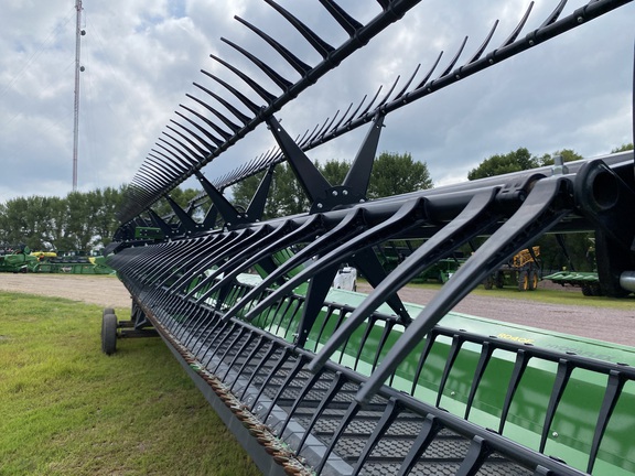 2024 John Deere RD40F Header Combine