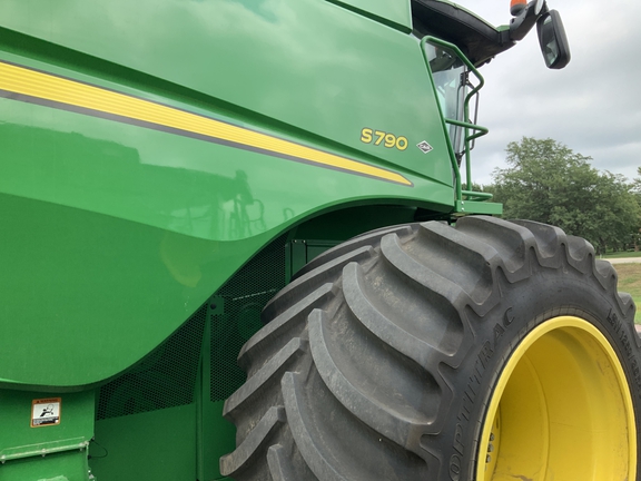 2019 John Deere S790 Combine